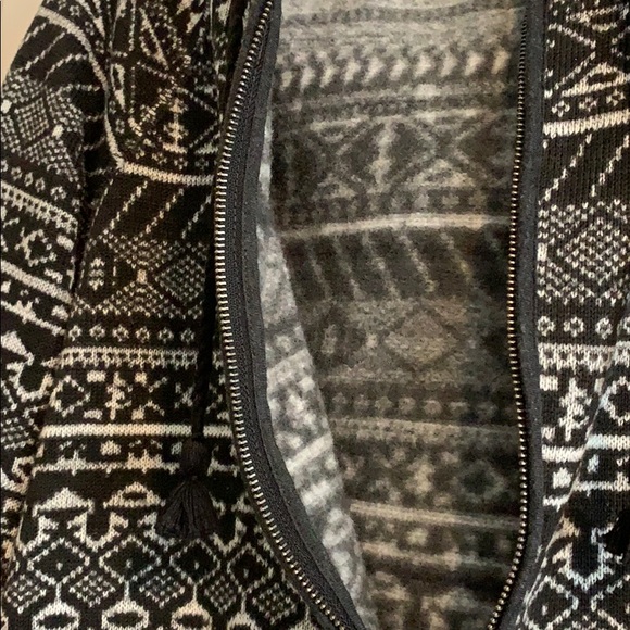 American Eagle Zip up Fleece Sweater - Picture 3 of 6